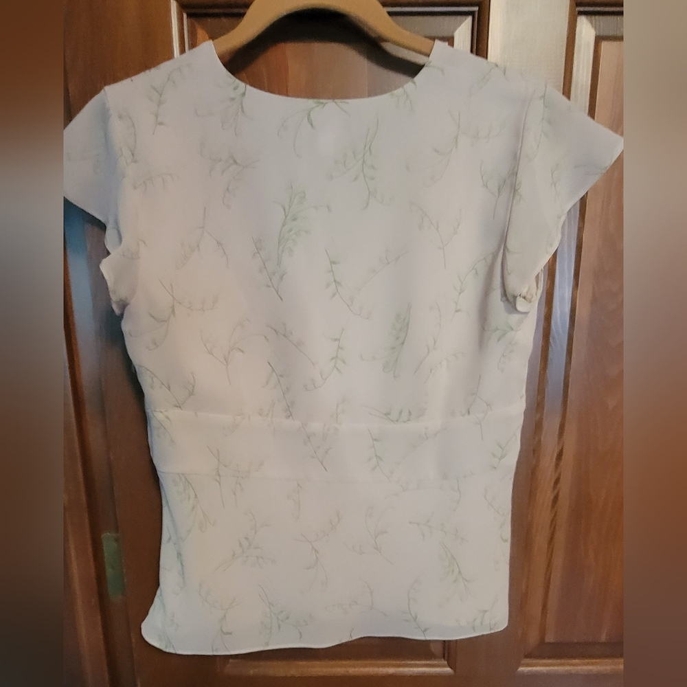 Ann Taylor chiffon blouse - Picture 5 of 9